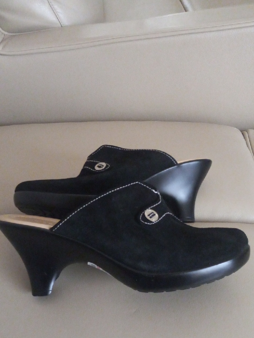 Nine West Black Suede Slip-On Kitten Heel Mules Size 9.5